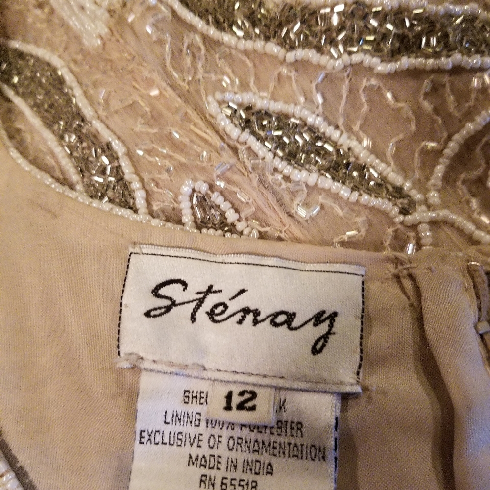 Gown - Picture 4 of 5